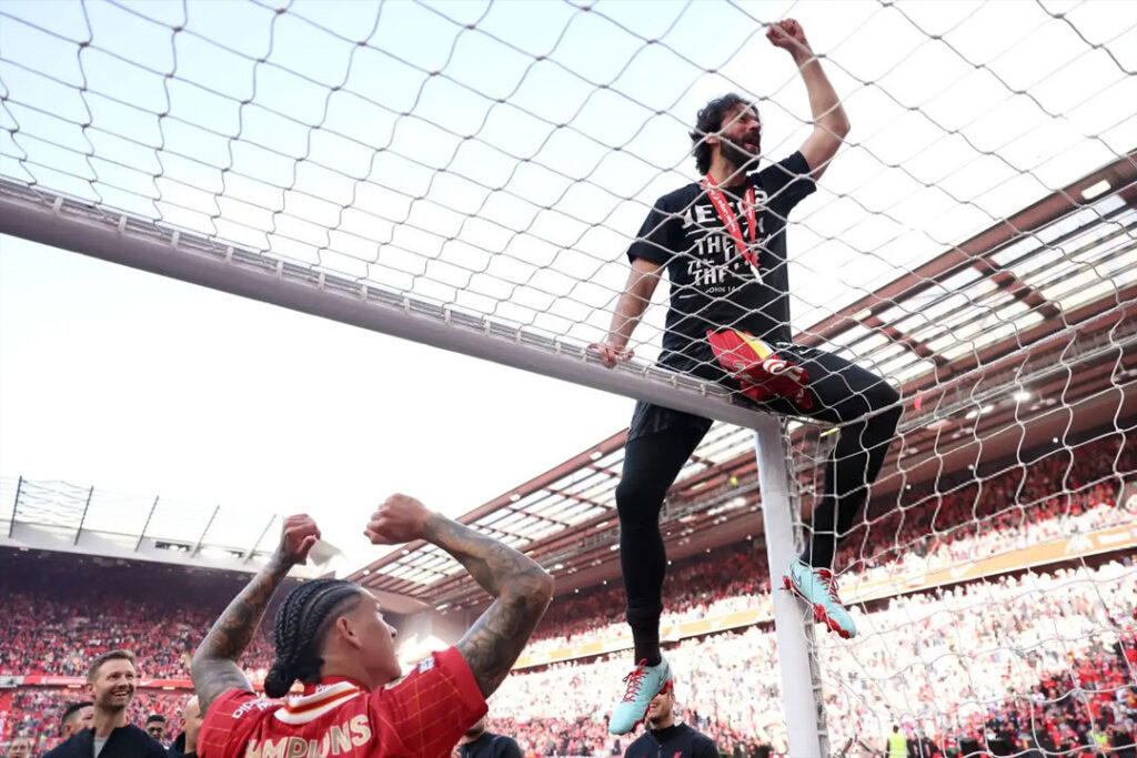Alisson-Becker-Crossbar-Celebrations
